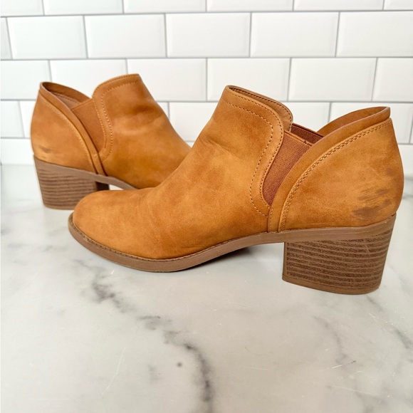 Women’s Size 8 Ankle Booties Qupid - Picture 7 of 9